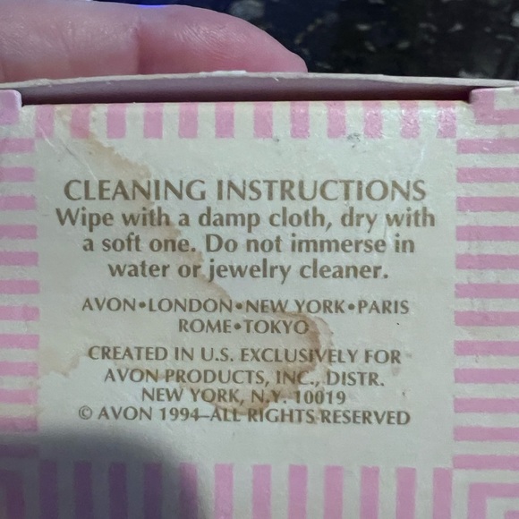 Avon vintage Pink and Gold Breast Cancer Awareness , Ribbon Brooch - Picture 3 of 3